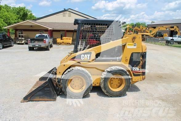 CAT 226 Ładowarki burtowe