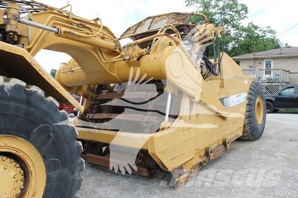CAT 615C II Skrobaki