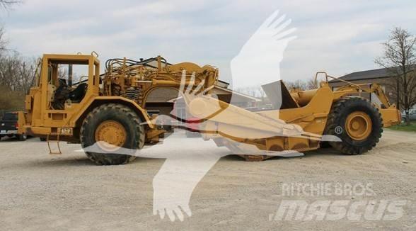 CAT 621F Skrobaki