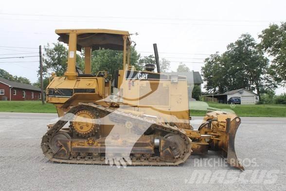 CAT D5M XL Spycharki gąsienicowe
