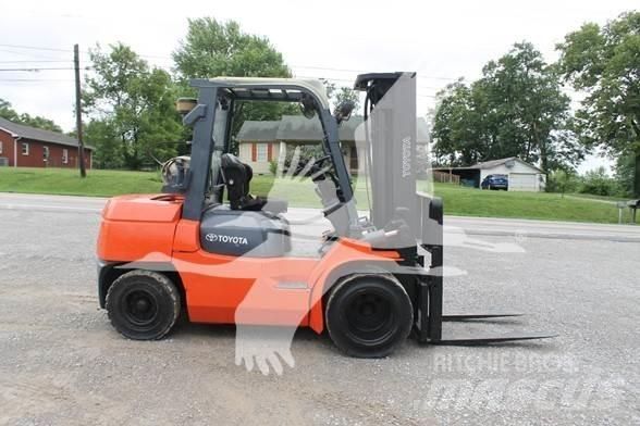 Toyota 7FGU35 Wózki Diesla