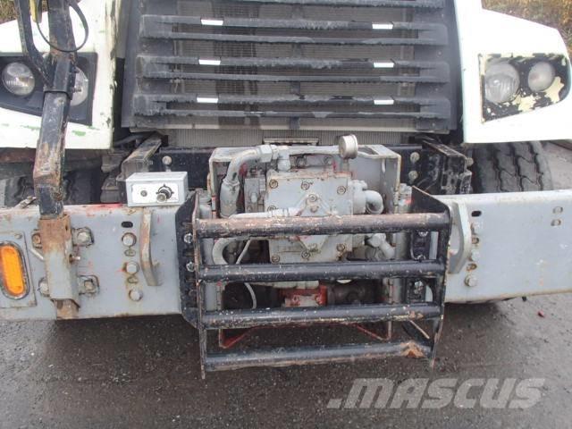 Freightliner 114 SD Maszyny budowlane - Inne