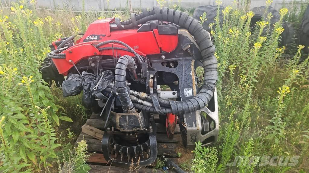 Komatsu C 144 Harwestery