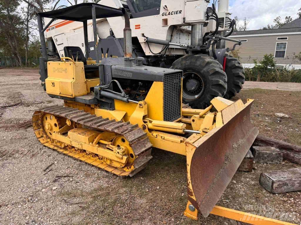 Komatsu D 21 P-5 Spycharki gąsienicowe