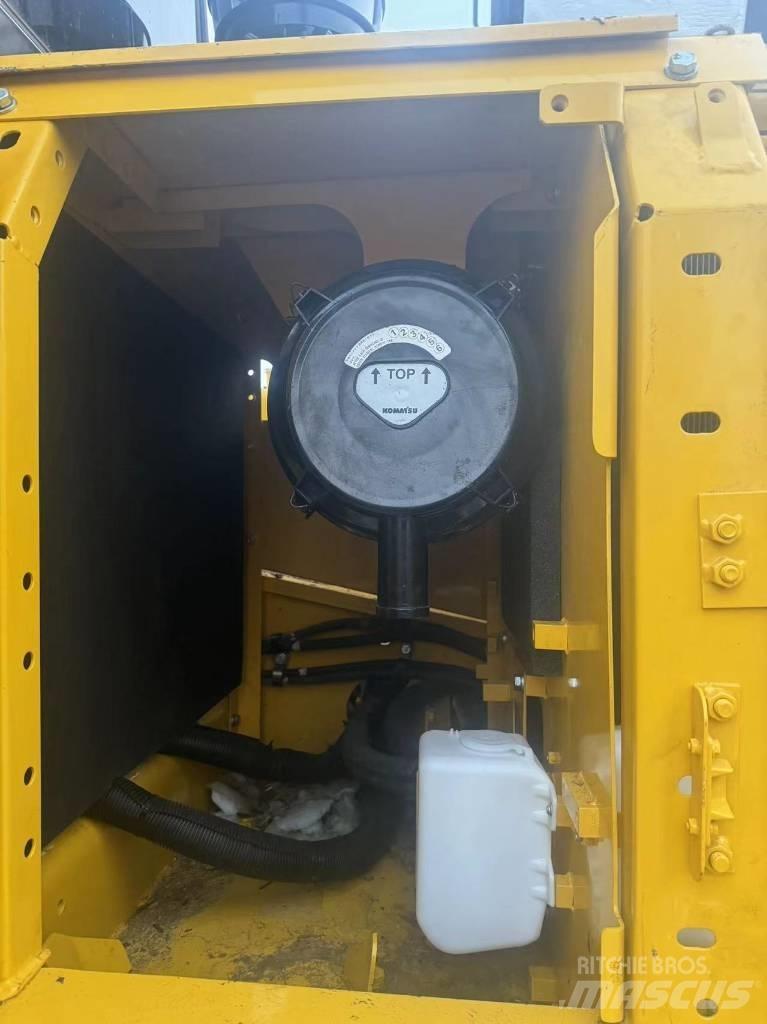 Komatsu PC 210 LC-8 Koparki gąsienicowe