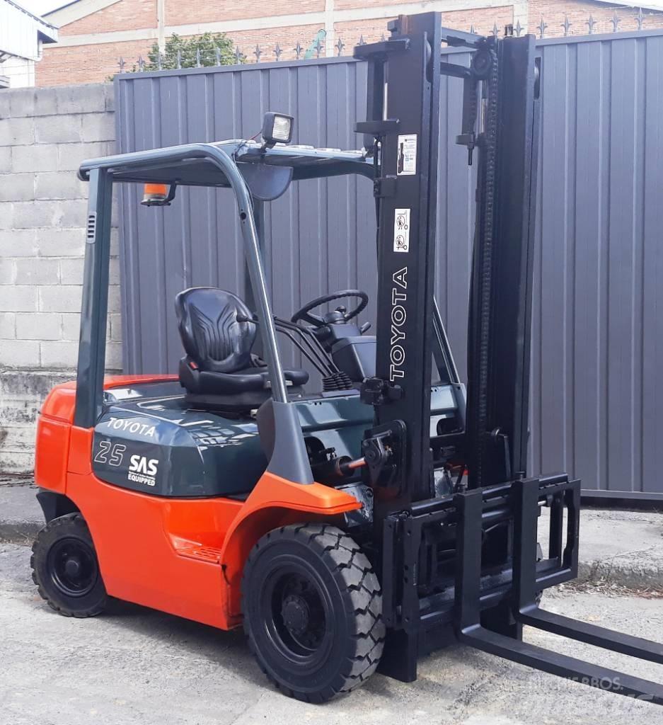 Toyota 02 7 FDF 25 Wózki Diesla