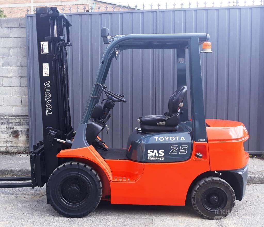 Toyota 02 7 FDF 25 Wózki Diesla