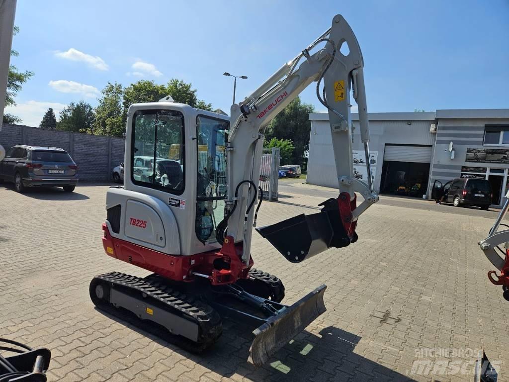 Takeuchi TB225 V0 Minikoparki