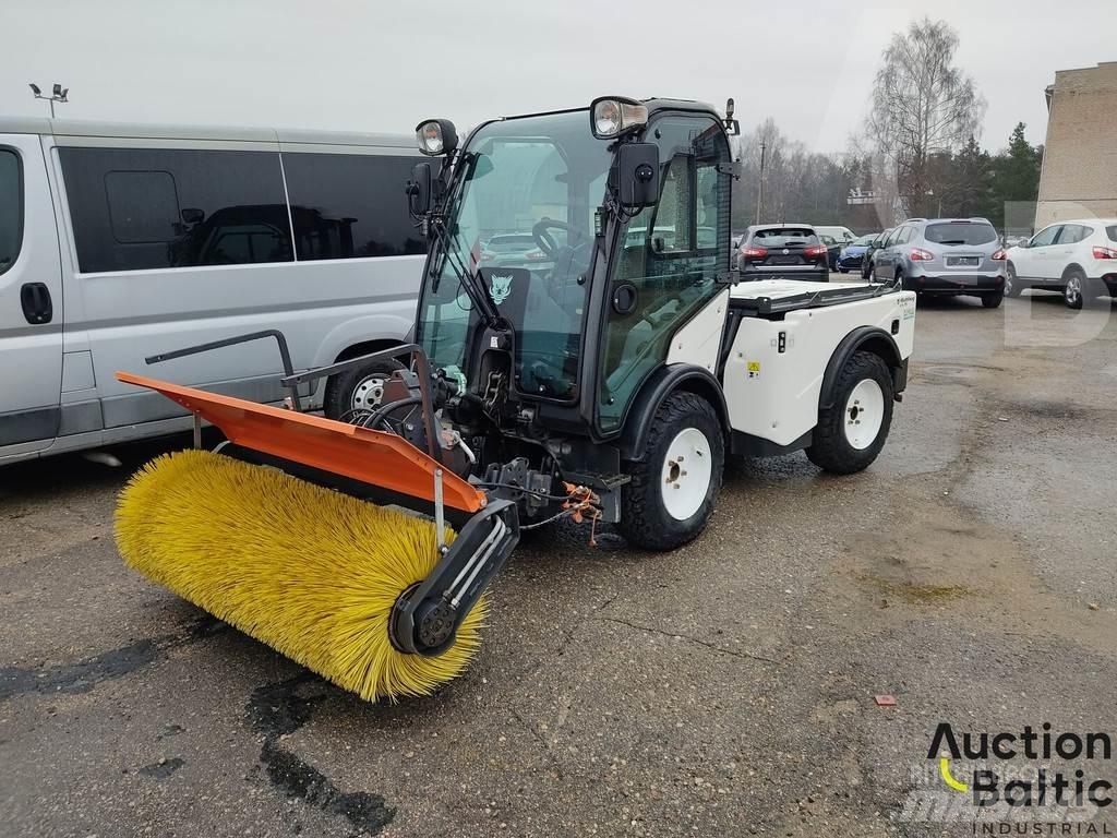 Multihog CX75 Zamiatarki - Zgarniarki - Odśnieżarki