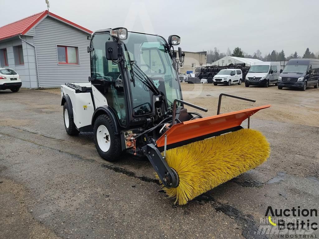 Multihog CX75 Zamiatarki - Zgarniarki - Odśnieżarki