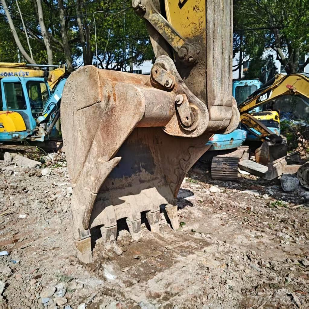 CAT 330 D Koparki gąsienicowe