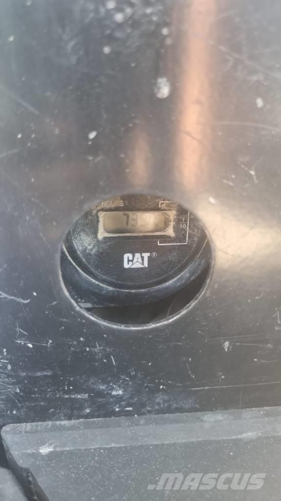 CAT 305.5 Minikoparki