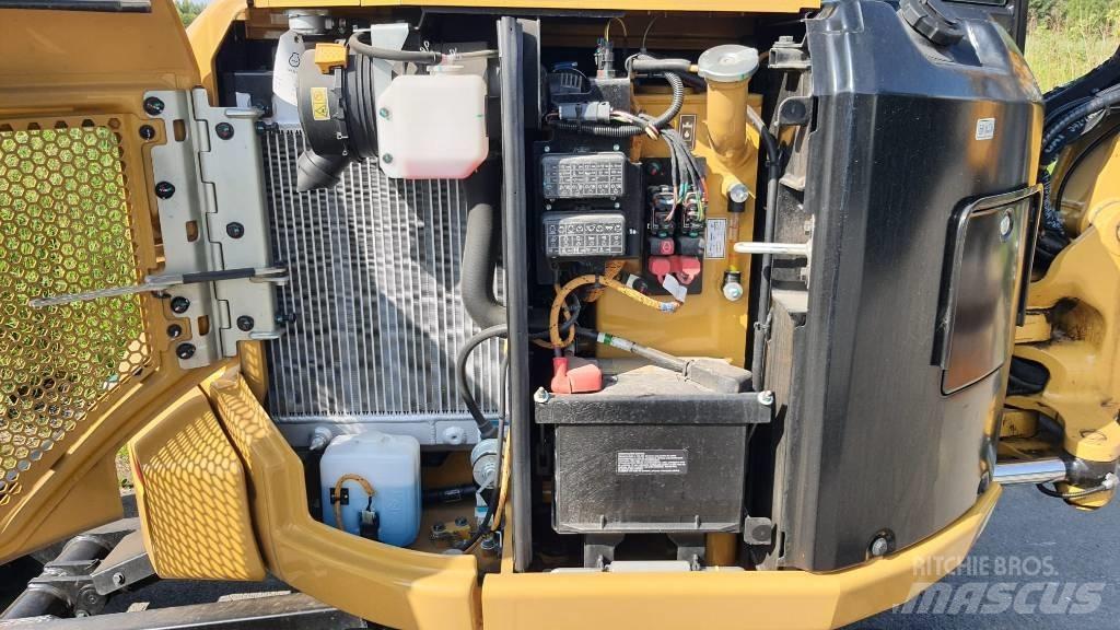CAT 302.7 DCR 07A Minikoparki