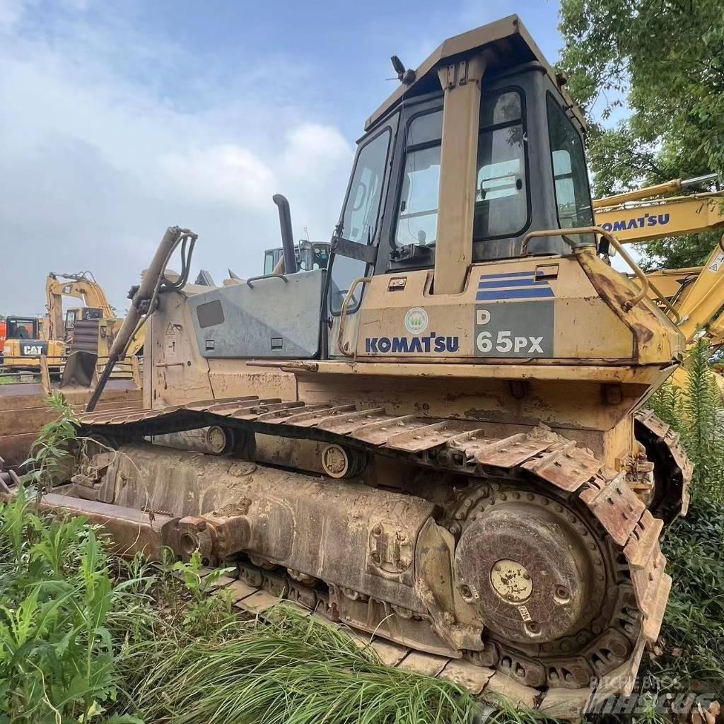 Komatsu D 65 P-12 Spycharki gąsienicowe