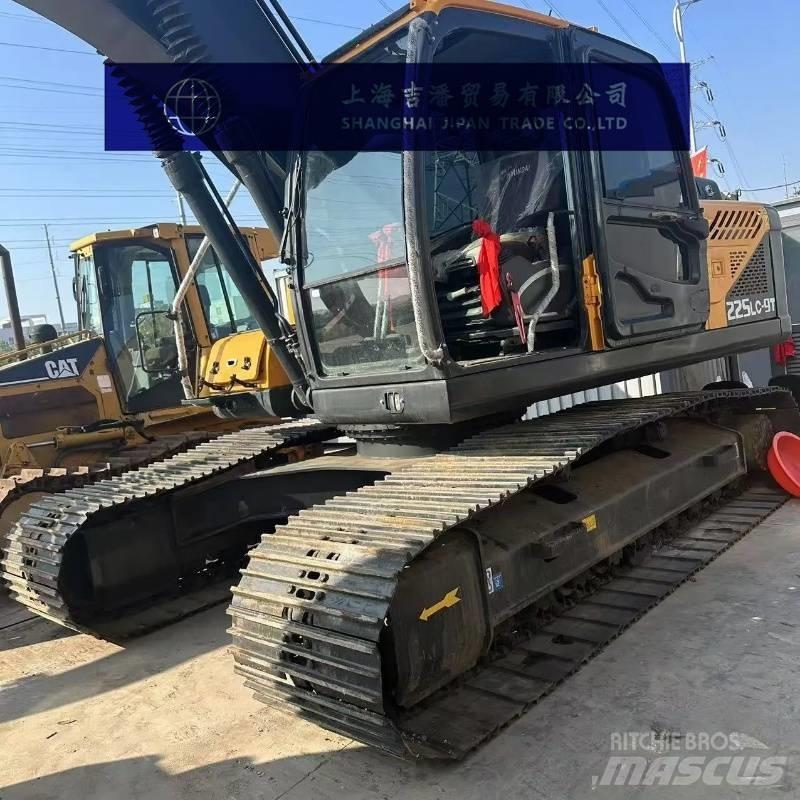 Hyundai R225 Koparki gąsienicowe
