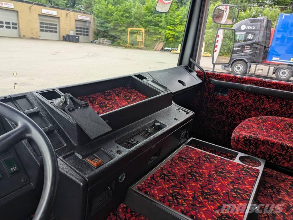 Volvo F 10 Ciężarówki typu Platforma / Skrzynia
