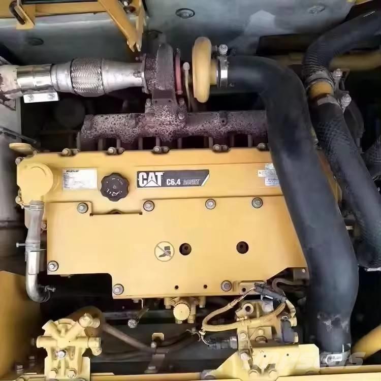CAT 325 D Koparki gąsienicowe
