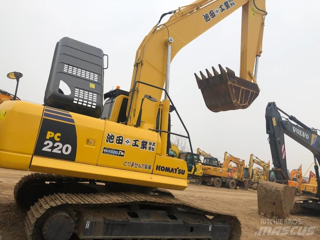 Komatsu 220-8 Koparki gąsienicowe