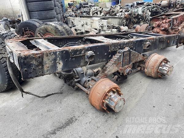 Mercedes-Benz 2222 Mosty, wały i osie