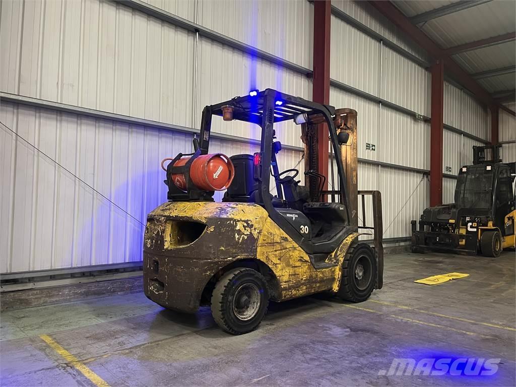 Komatsu FG30T-17 Wózki LPG