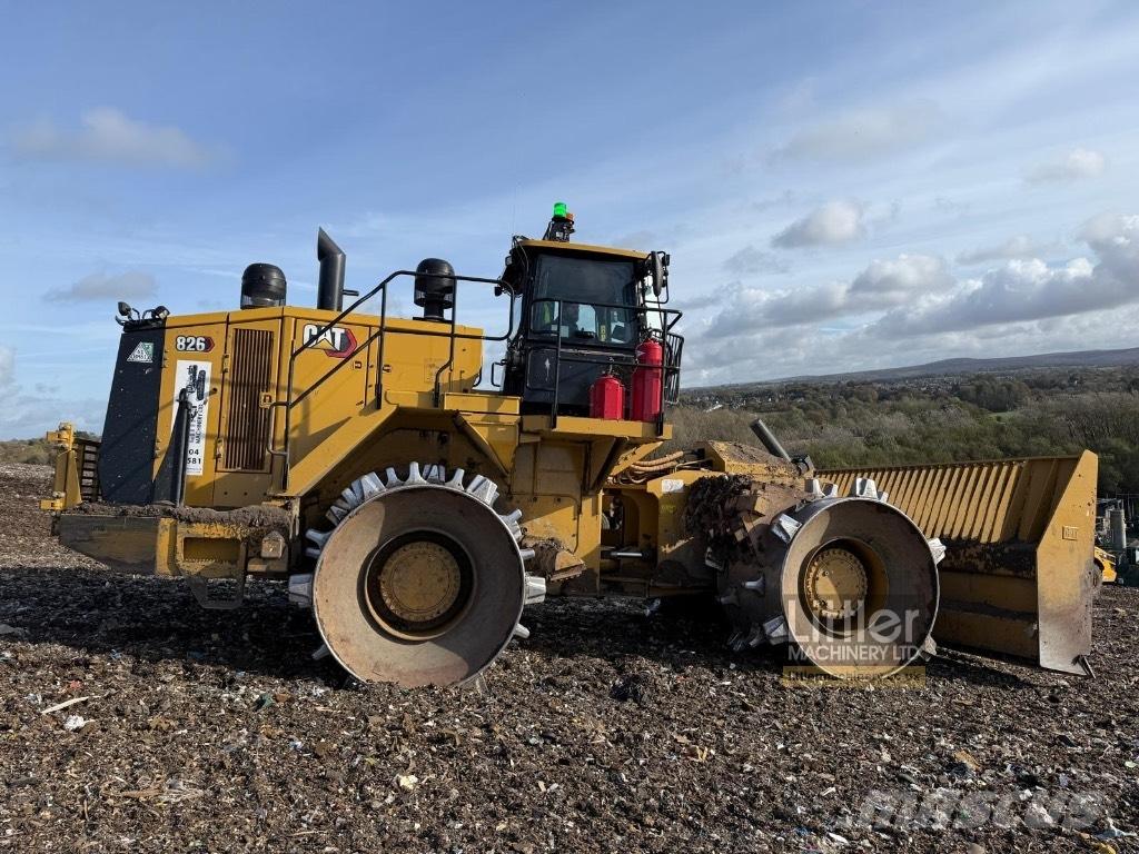 CAT 826 Kompaktory
