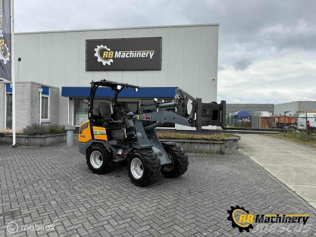 GiANT G2200E Ładowarki kołowe