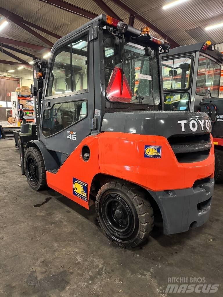 Toyota truck 8FD40N Wózki Diesla
