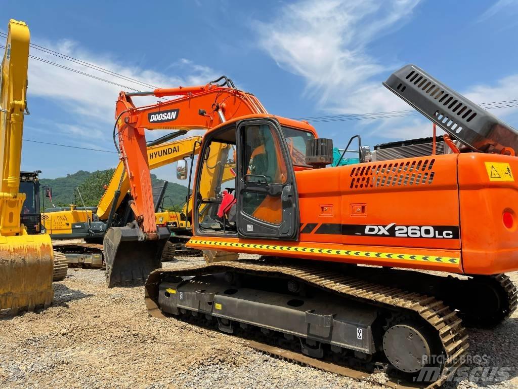 Doosan DX 260 Koparki gąsienicowe