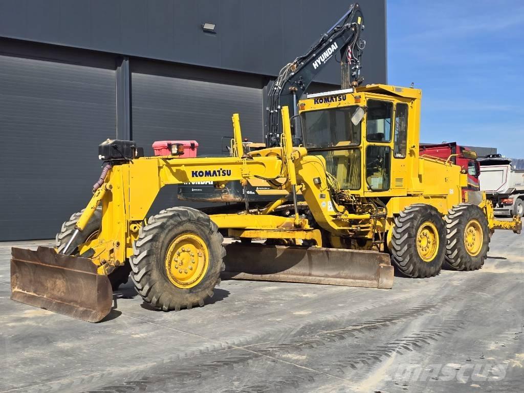 Komatsu GD521A-1 Równiarki
