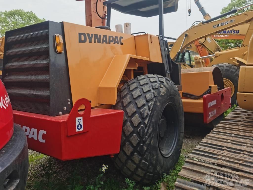 Dynapac CA 251 D Walce jednobębnowe