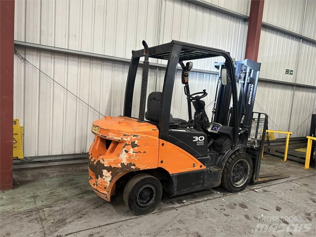 Doosan D30S-5 Wózki Diesla