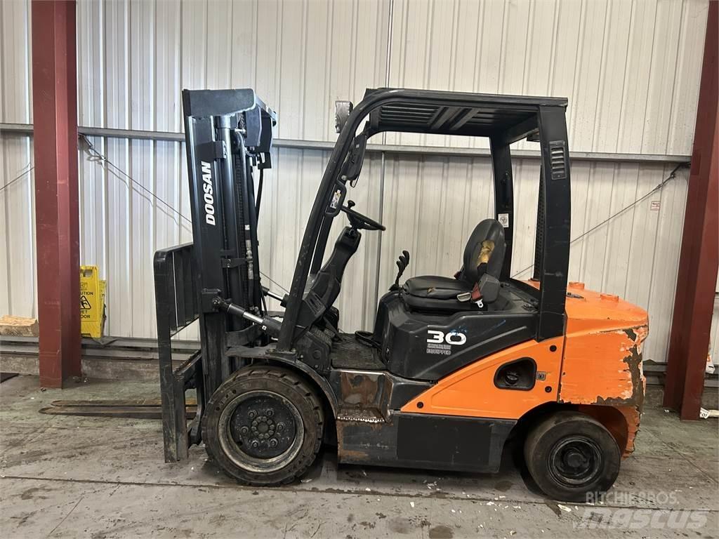 Doosan D30S-5 Wózki Diesla