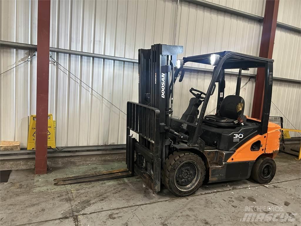 Doosan D30S-5 Wózki Diesla