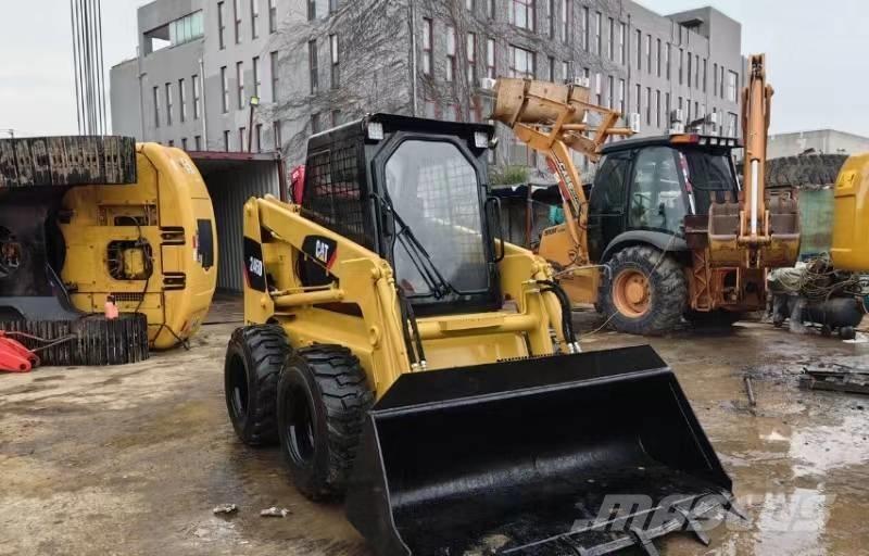 CAT 246D Ładowarki burtowe
