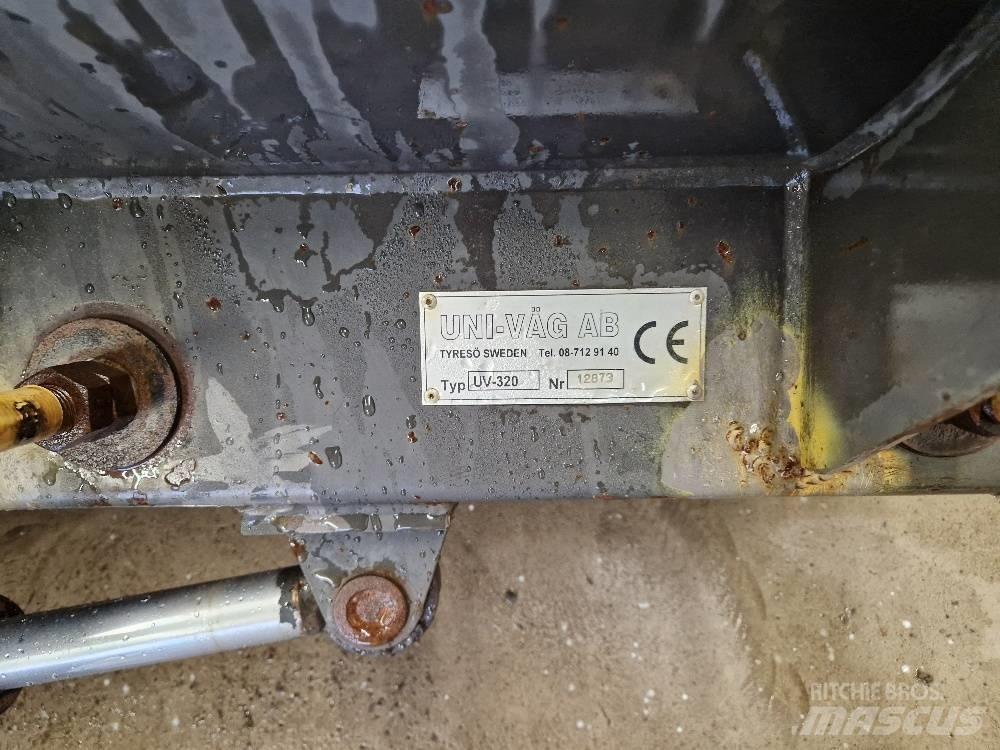 Uni-väg UV-320 StBM Lemiesze i pługi śnieżne