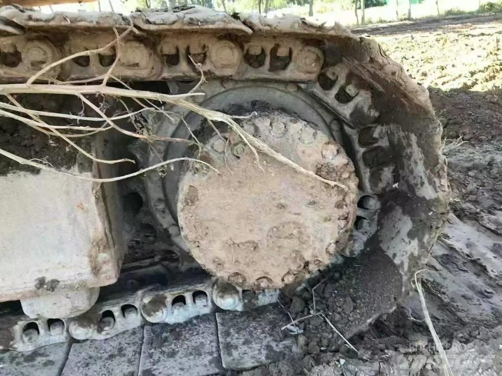 Komatsu PC 210 Koparki gąsienicowe