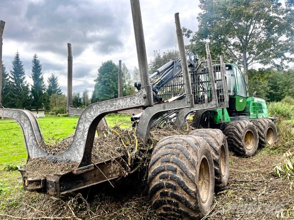 John Deere 1110 E Forwardery