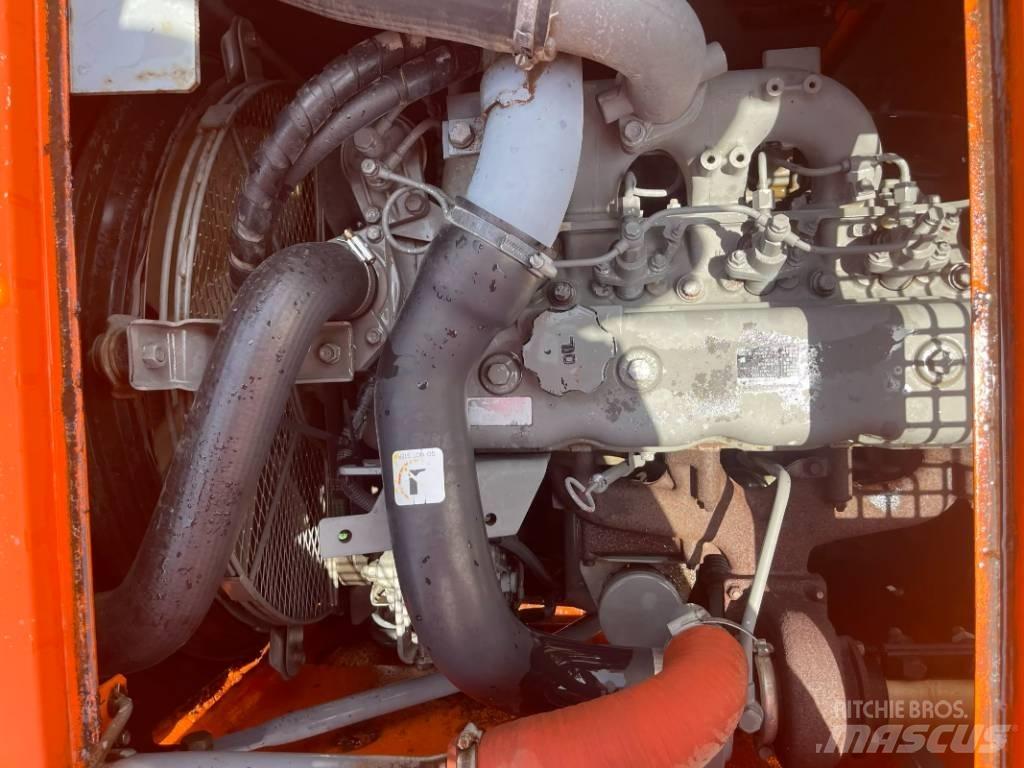 Hitachi ZX 135 Koparki gąsienicowe