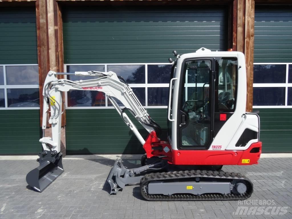Takeuchi TB 225 Minikoparki