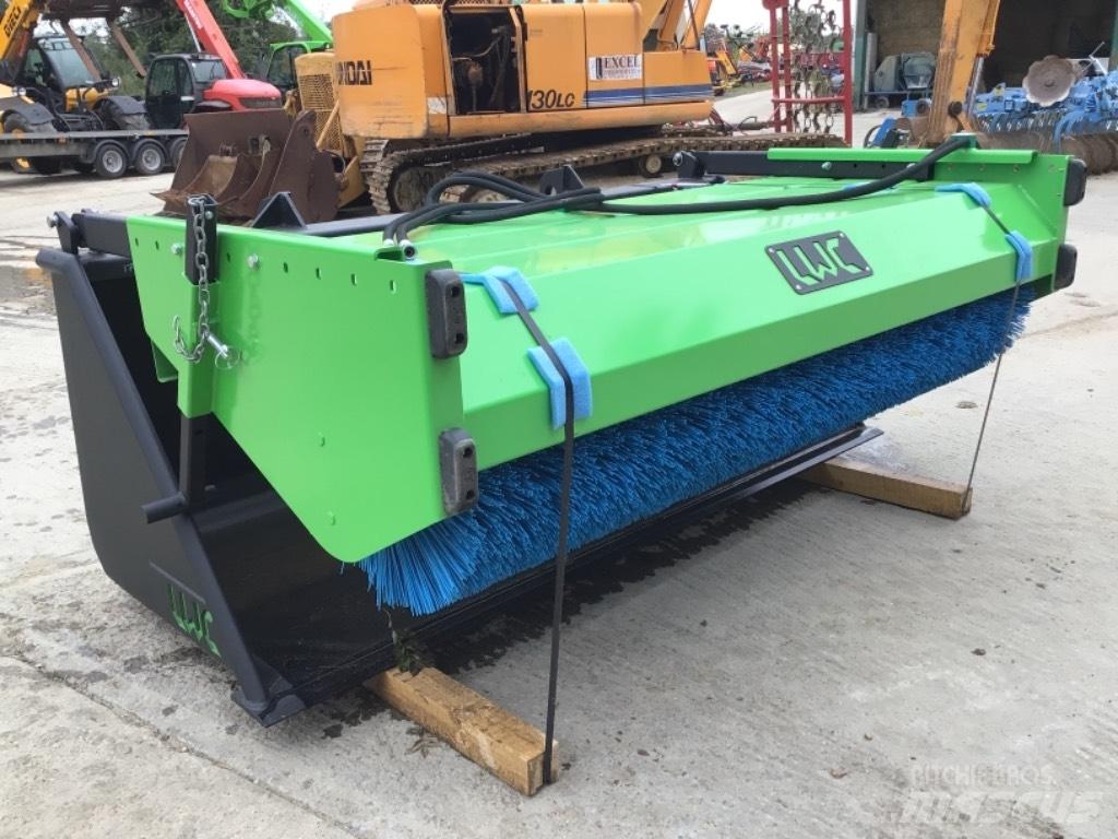 LWC SWEEPER Zamiatarki - Zgarniarki - Odśnieżarki