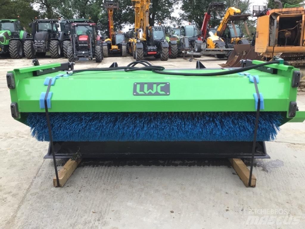LWC SWEEPER Zamiatarki - Zgarniarki - Odśnieżarki