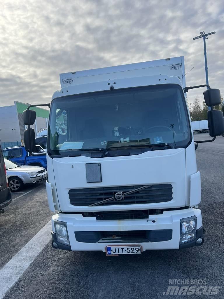 Volvo FL240 Samochody ciężarowe ze skrzynią zamkniętą