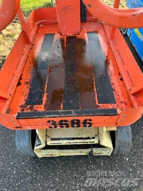 JLG 1230 ES Podnośniki masztowe