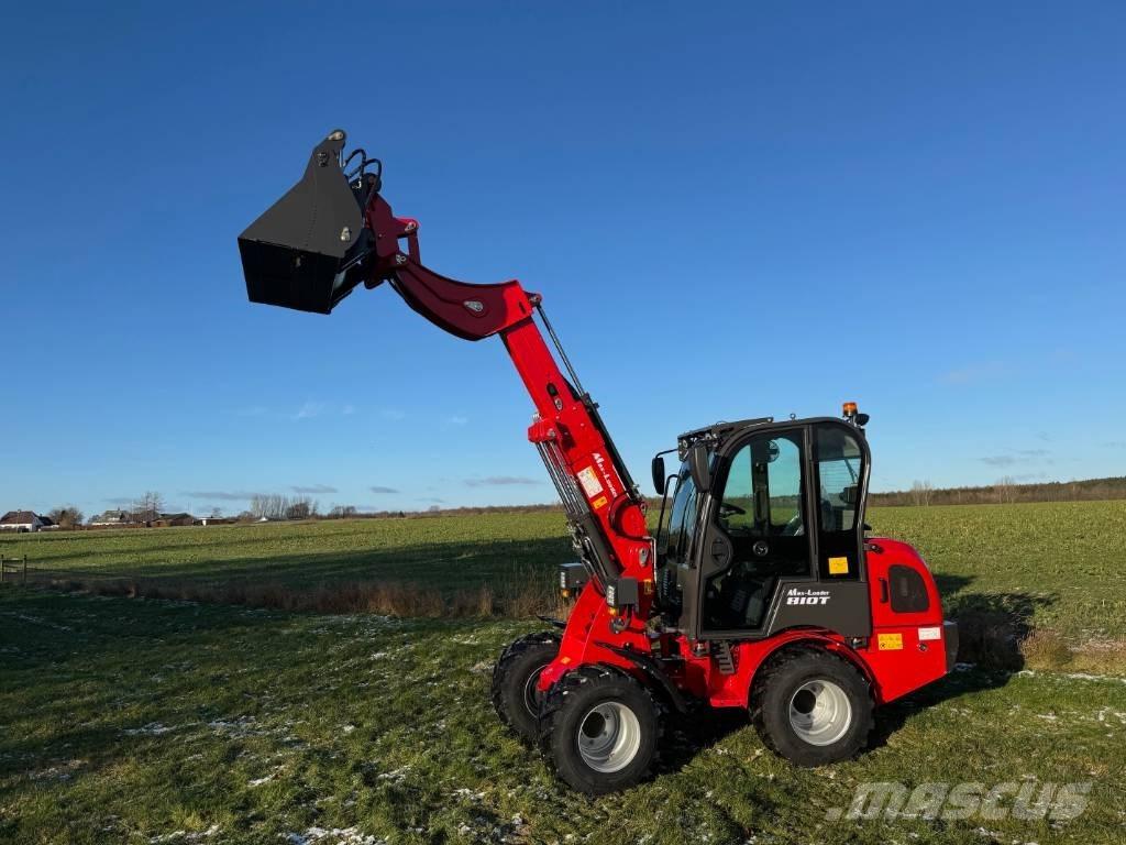  Max Loader 810 T Miniładowarki