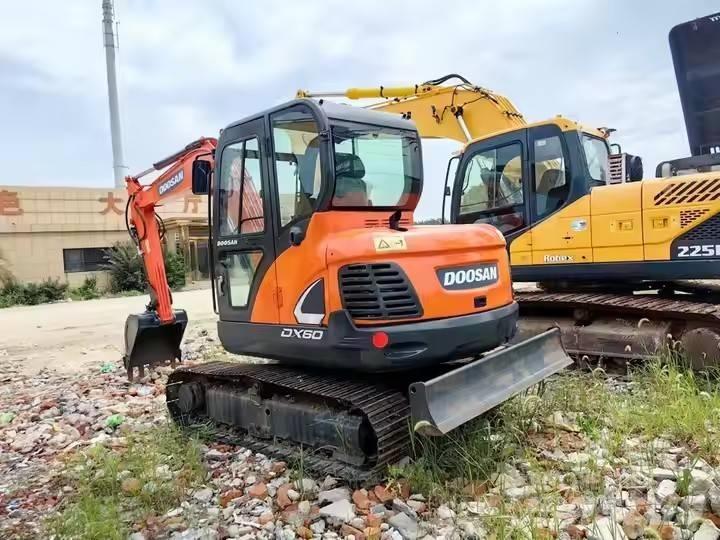 Doosan DX 60 Koparki gąsienicowe