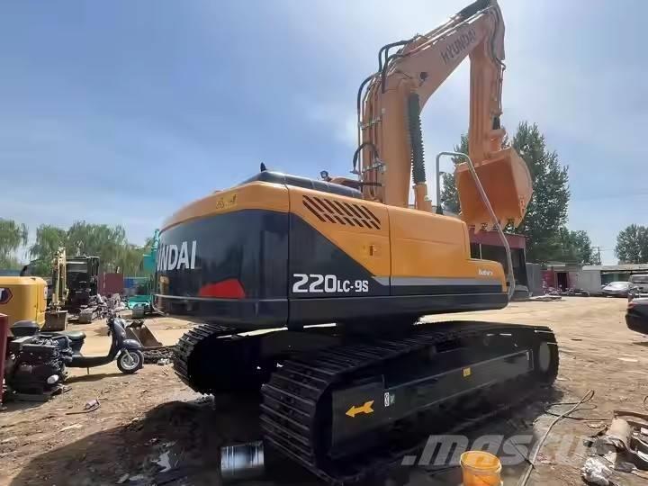 Hyundai 220 LC  9s Koparki gąsienicowe