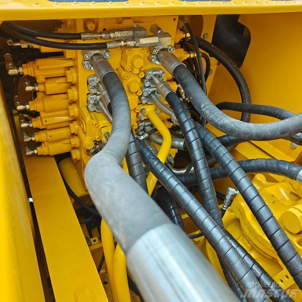 Komatsu 220-8MO Koparki gąsienicowe