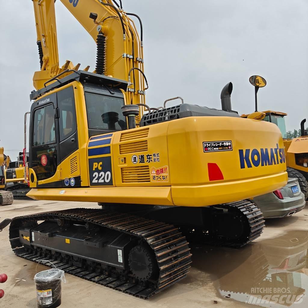 Komatsu 220-8MO Koparki gąsienicowe