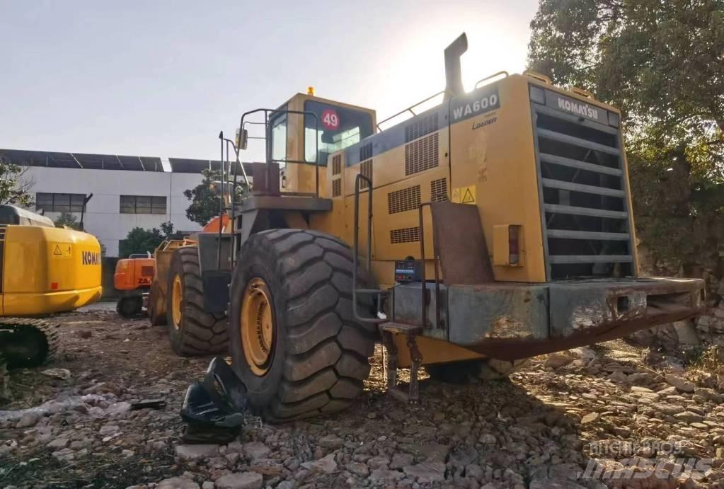 Komatsu WA 600 Ładowarki kołowe