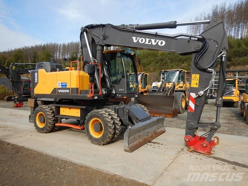 Volvo EW 220 E Koparki kołowe